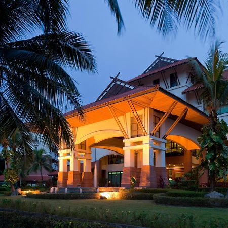 Holiday Inn Resort Batam By Ihg Sekupang Exterior photo